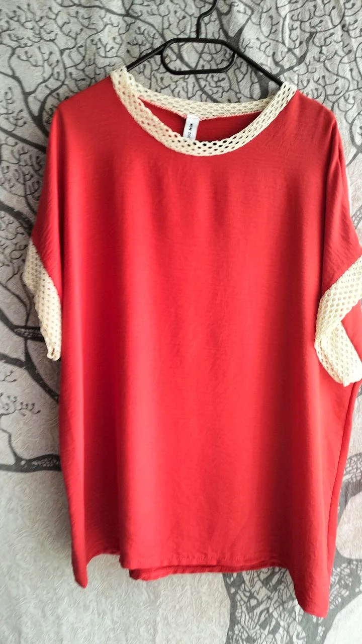 blouse rouge